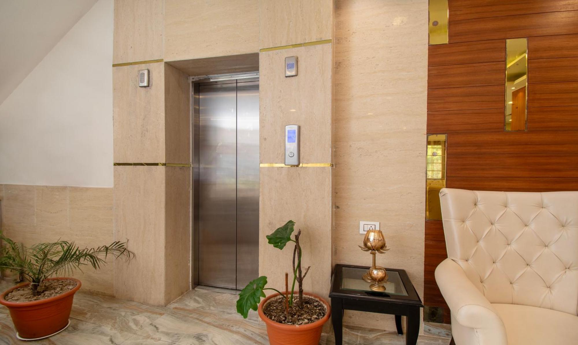 Ambika Residency, Near Hidimba Devi Temple Hotel มะนาลี ภายนอก รูปภาพ