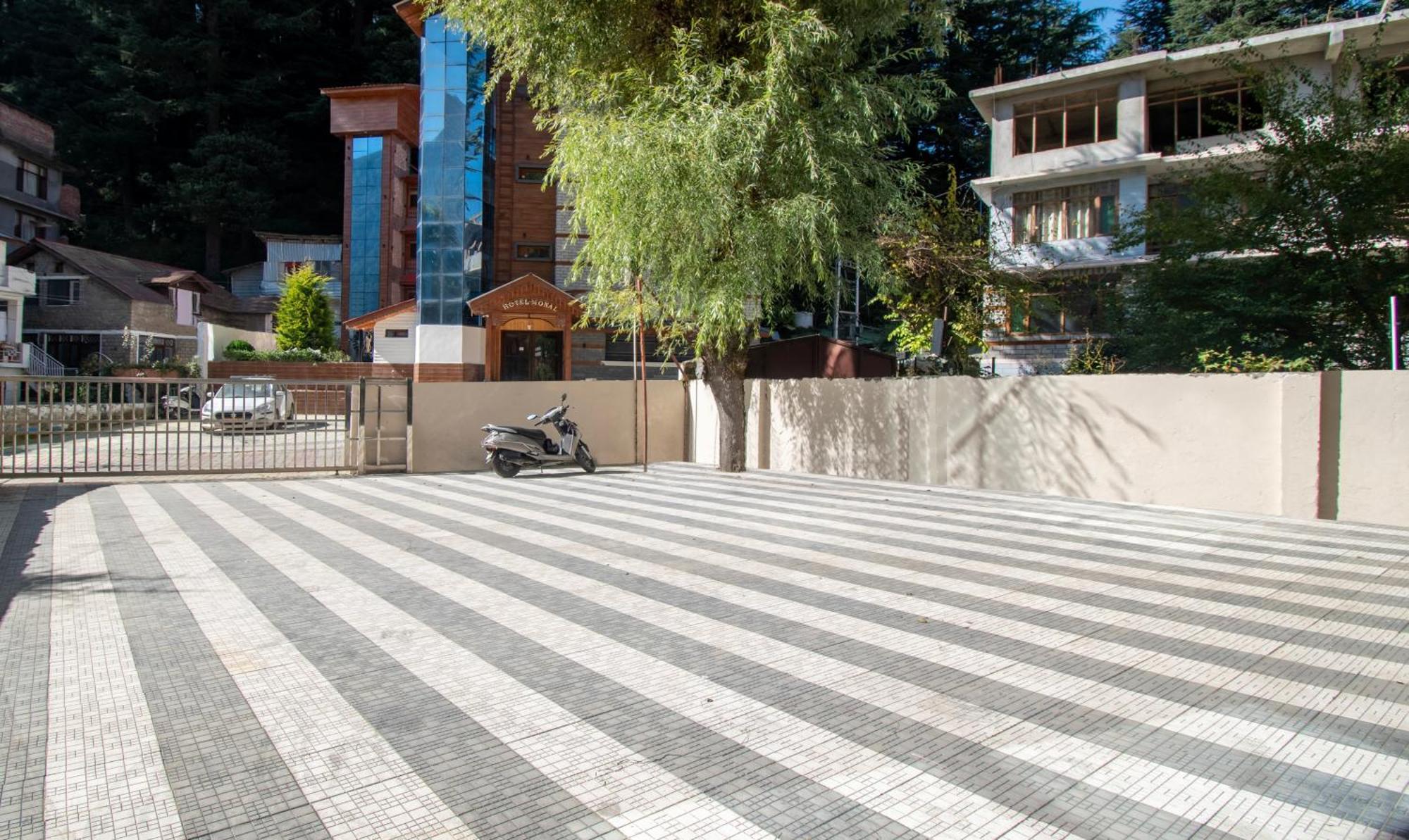 Ambika Residency, Near Hidimba Devi Temple Hotel มะนาลี ภายนอก รูปภาพ